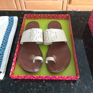 Tory burch powder coated Melinda toe ring slide